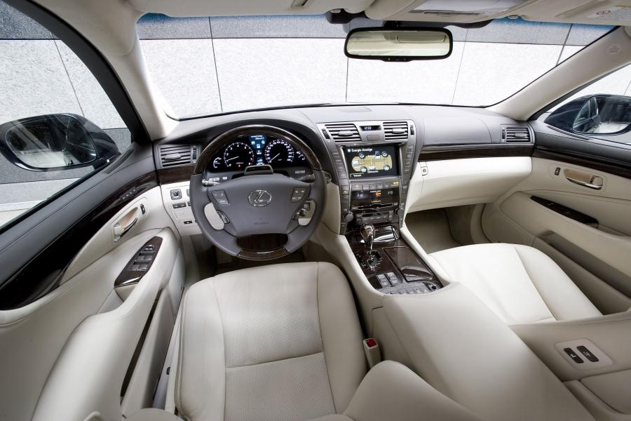  Lexus LS600h L 2007 года  (фото 38 из 224)